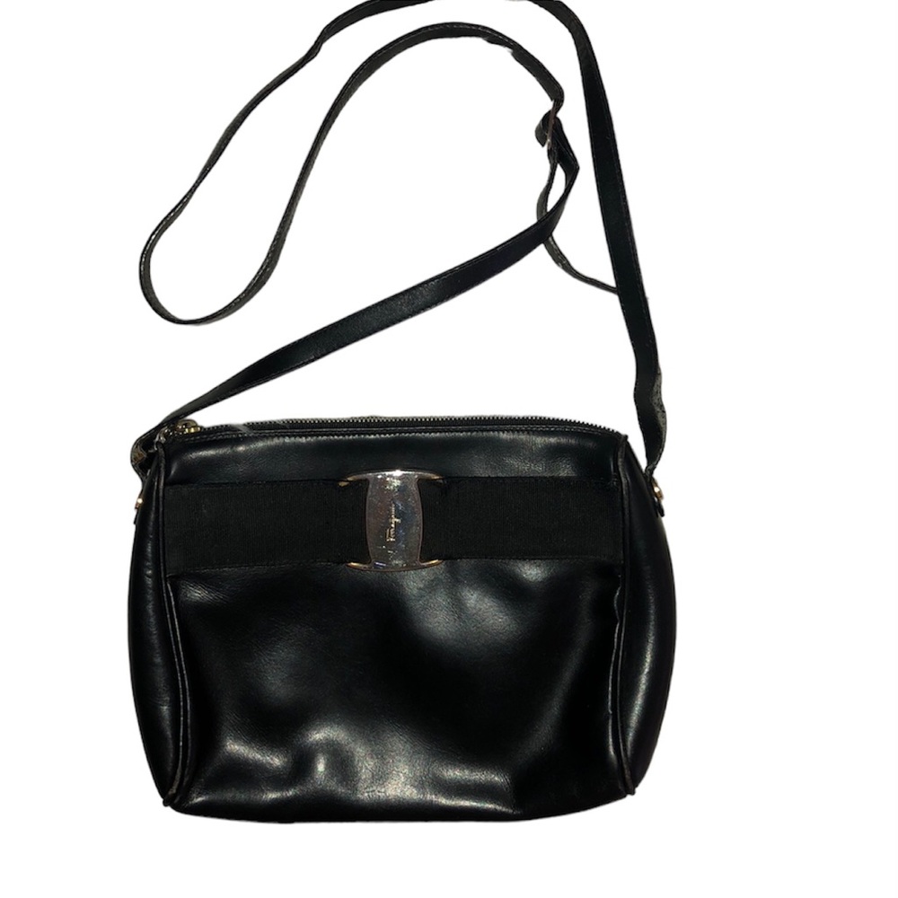 Vintage designer “Vara” Salvatore Ferragamo navy cross body / shoulder bag